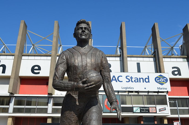 Joe Shaw statue