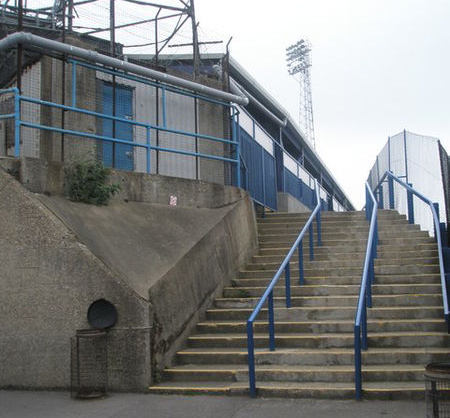 Steps to Milton End