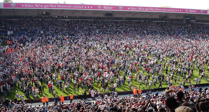 Crowd scenes following The Great Escape