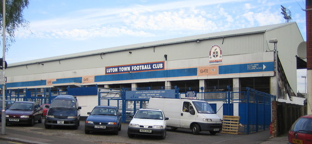 Entrance to Kenilworth Road