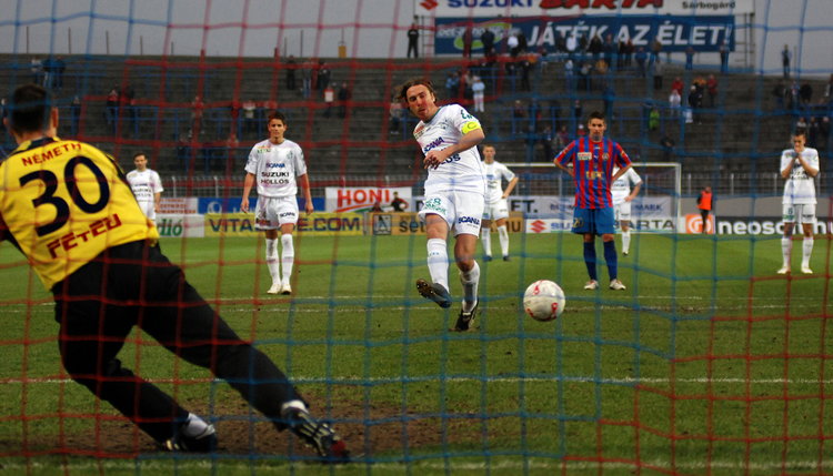 penatly heading into the net